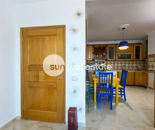 Shkoder, jepet me qera garsonier 1+1 Kati 6, 40 m² 450 € (RUS)