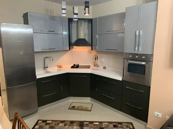 Tirane, jepet me qera apartament 2+1 Kati 5, 450 € (astir , unaza e re)