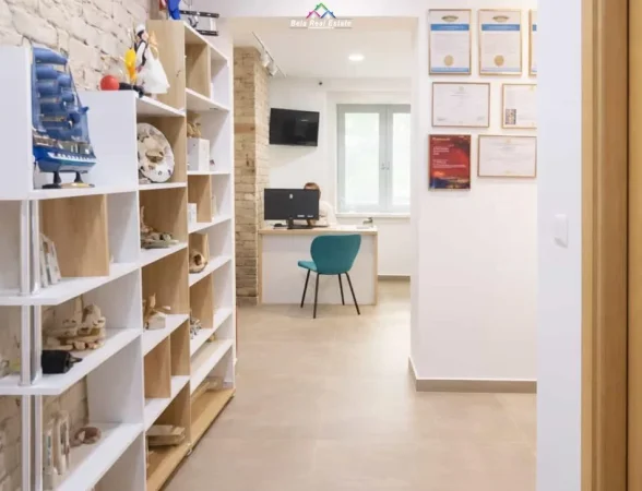 Tirane, shes dyqan Kati 2, 64 m² 260.000 € (21 dhjetori)