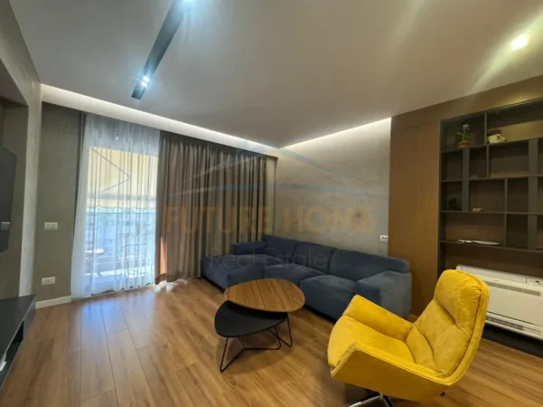 Tirane, jepet me qera apartament 2+1+Ballkon Kati 7, 120 m² 2.000 € (Bllok)