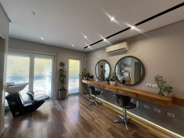 Tirane, jepet me qera ambjent biznesi Kati 1, 98 m² 1.500 € (Don Bosko)