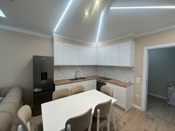 Tirane, jepet me qera apartament 2+1 Kati 4, (PASKUQAN)