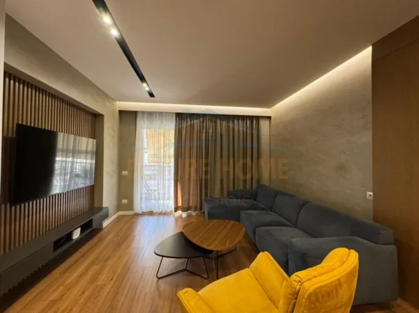 Tirane, jepet me qera apartament 2+1+Ballkon Kati 7, 120 m² 2.000 € (Bllok)