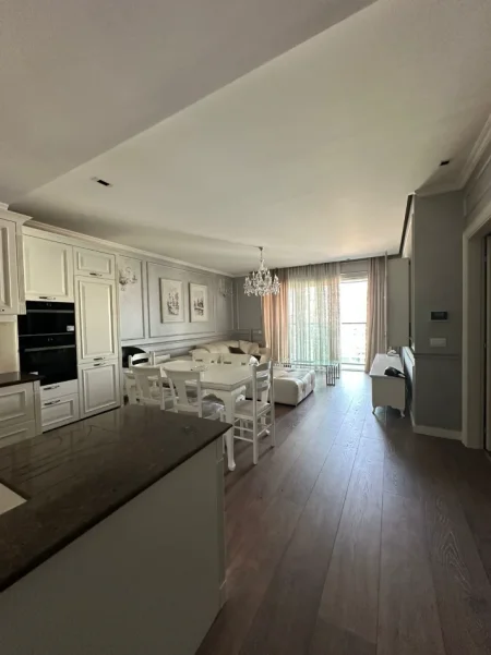 Tirane, jepet me qera apartament 2+1 Kati 8, 148 m² 2.000 € (AMBASADOR 3)