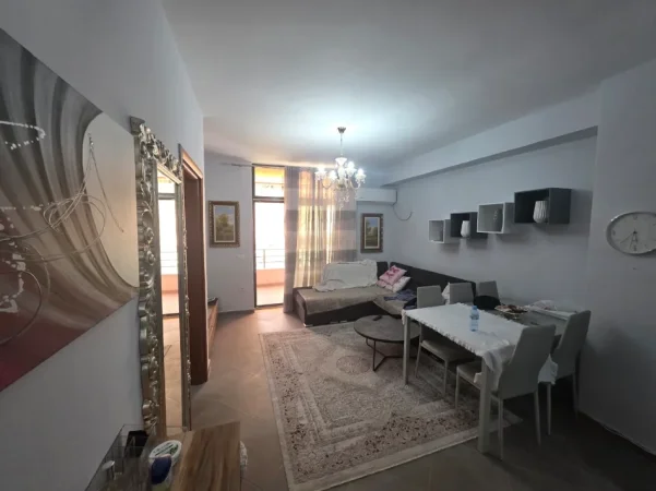 Tirane, jepet me qera apartament 1+1 Kati 3, 450 € (kashar)