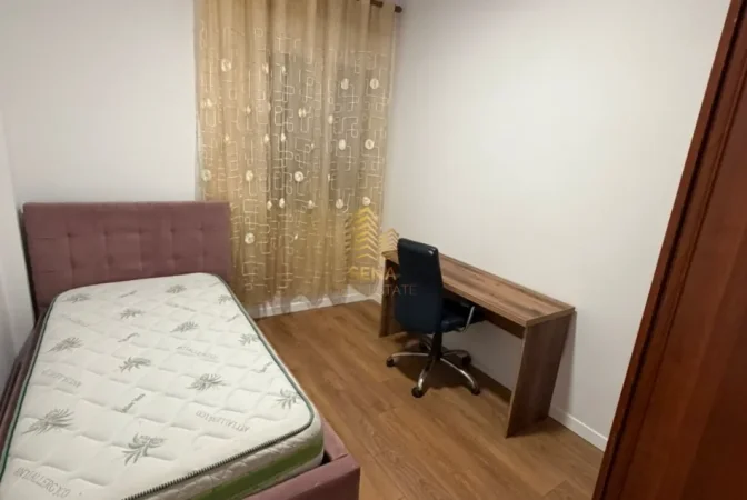 Tirane, jepet me qera apartament 2+1 Kati 1, 90 m² 380 € (Shkoze)
