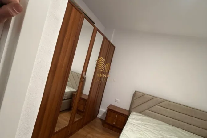 Tirane, jepet me qera apartament 2+1 Kati 1, 90 m² 380 € (Shkoze)