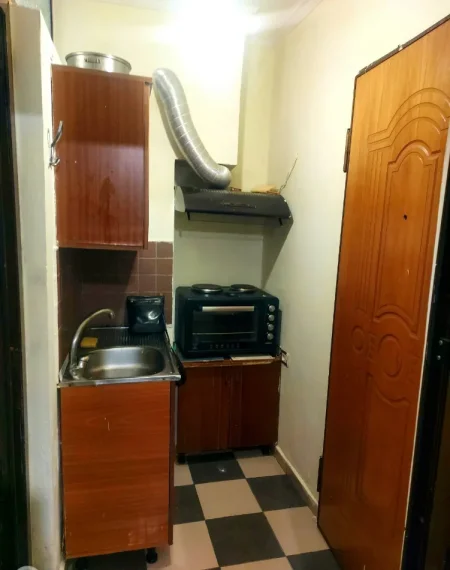 Tirane, jepet me qera garsonier Kati 1, 32 m² 290 € (9-kateshet te Hotel Stela)