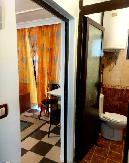 Tirane, jepet me qera garsonier Kati 1, 32 m² 290 € (9-kateshet te Hotel Stela)