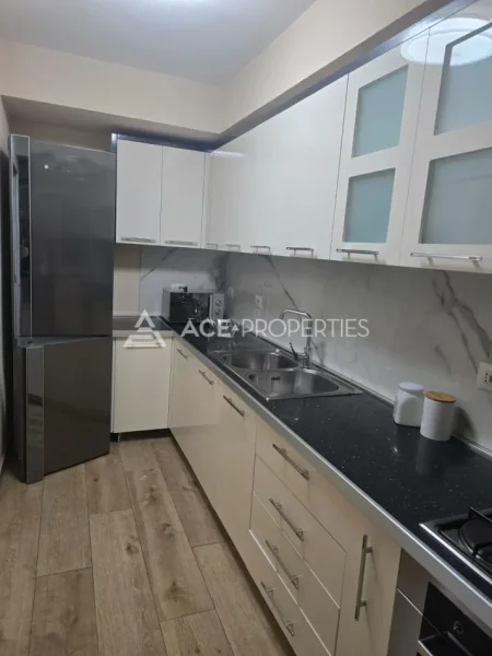 Durres, jepet me qera apartament 2+1 Kati 3, 530 € (Bashkia Durres)