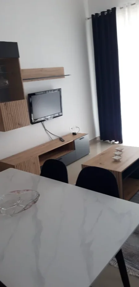 Tirane, jepet me qera apartament 2+1+Aneks Kati 0, 1 m² 520 € (astir)