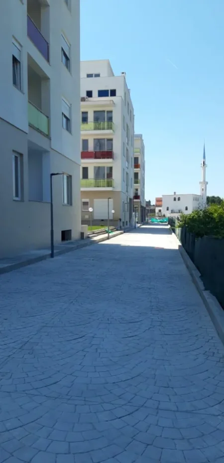 Tirane, jepet me qera apartament 2+1+Aneks Kati 0, 1 m² 520 € (astir)