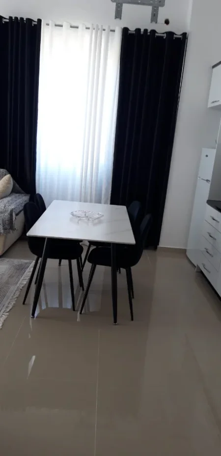Tirane, jepet me qera apartament 2+1+Aneks Kati 0, 1 m² 520 € (astir)