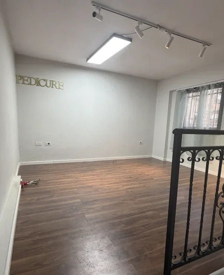 Tirane, jepet me qera dyqan Kati 0, 32 m² 550 € (MINE PEZA)
