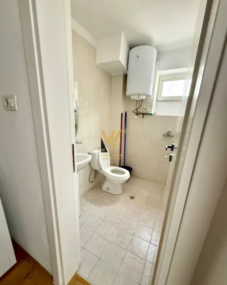 Tirane, jepet me qera apartament 1+1+Ballkon Kati 2, 60 m² 500 € (RRUGA BARDHYL)