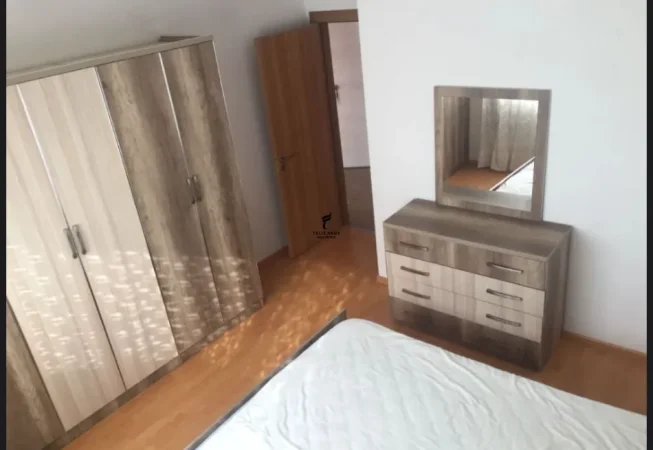 Tirane, jepet me qera apartament 1+1 Kati 6, 60 m² 600 € (XHAMLLIKU)