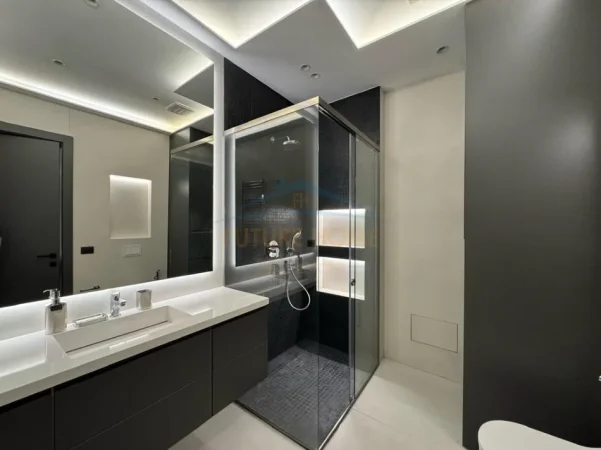 Tirane, jepet me qera apartament 1+1 Kati 7, 78 m² 1.000 € (Rruga e Kavajes)