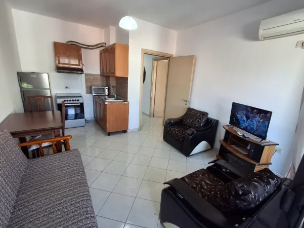 Tirane, jepet me qera apartament 1+1 Kati 7, 56 m² 350 € 