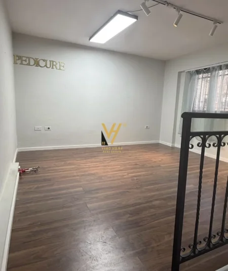 Tirane, jepet me qera dyqan Kati 0, 32 m² 570 € (MINE PEZA)