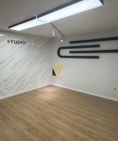 Tirane, jepet me qera dyqan Kati 0, 32 m² 570 € (MINE PEZA)