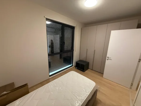 Tirane, jepet me qera apartament 2+1 Kati 5, 750 € (CASA ITALIA)