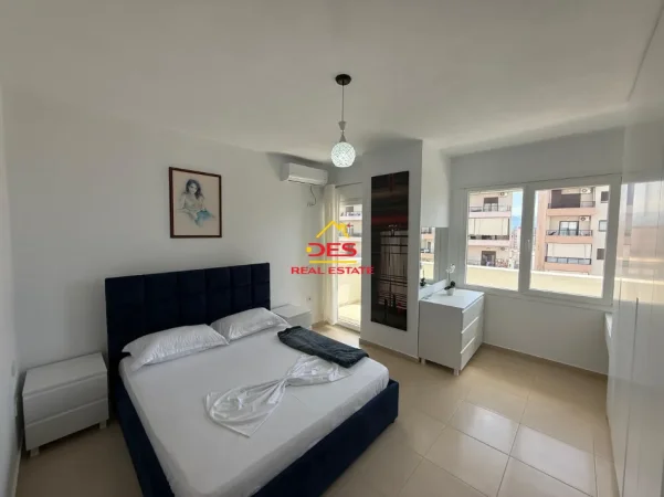 Vlore, jepet me qera apartament 2+1+Ballkon Kati 7, 90 m² 650 € (Rruga Gjergj Kastrioti)