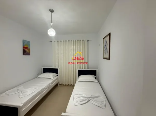 Vlore, jepet me qera apartament 2+1+Ballkon Kati 7, 90 m² 650 € (Rruga Gjergj Kastrioti)