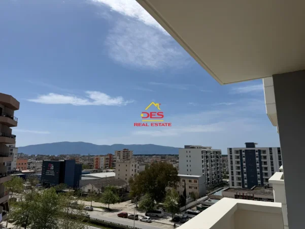 Vlore, jepet me qera apartament 2+1+Ballkon Kati 7, 90 m² 650 € (Rruga Gjergj Kastrioti)