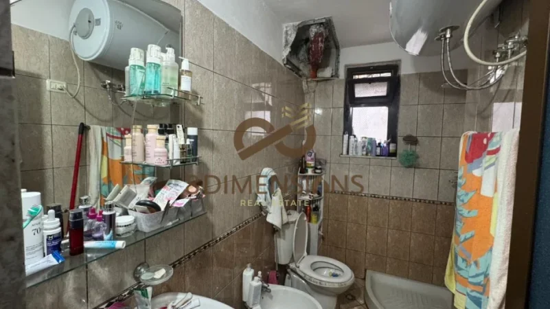 Tirane, shitet apartament 1+1 Kati 1, 47 m² 75.000 € (kinostudio)