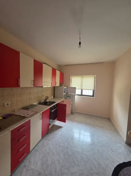 Tirane, jepet me qera apartament 3+1+Aneks+Ballkon Kati 2, 1 m² 600 €