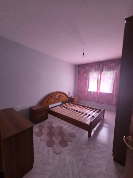 Tirane, jepet me qera apartament 3+1+Aneks+Ballkon Kati 2, 1 m² 600 €