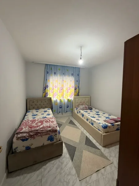 Tirane, jepet me qera 3+1+Ballkon Kati 2, 140 m² 600 € 