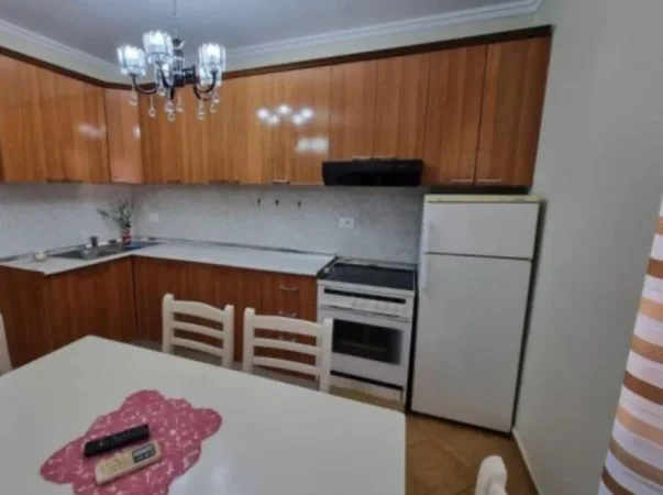 Tirane, jepet me qera apartament 1+1 Kati 1, 60 m² 400 € (DELIJORGJI)
