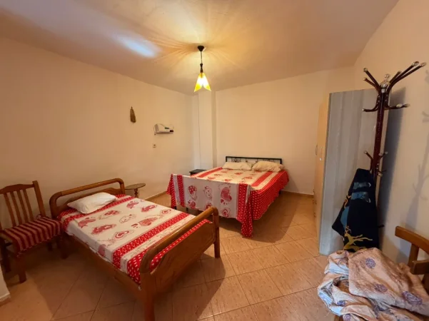 Tirane, jepet me qera apartament 1+1 Kati 1, 68 m² 300 € (Laprake)