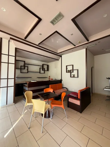 Tirane, jepet me qera lokal Kati 0, 51 m² 450 € (Don Bosko prane Viva Market)