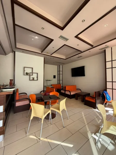 Tirane, jepet me qera lokal Kati 0, 51 m² 450 € (Don Bosko prane Viva Market)