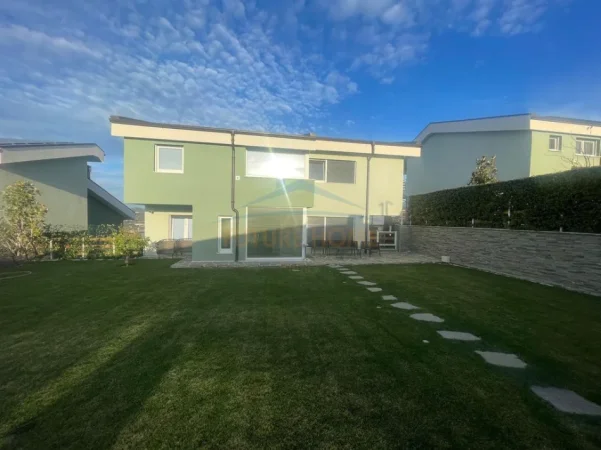 Tirane, shes Vile 5+1+Aneks+Ballkon Kati 0, 600 m² 1.450.000 € (Long Hill residence)