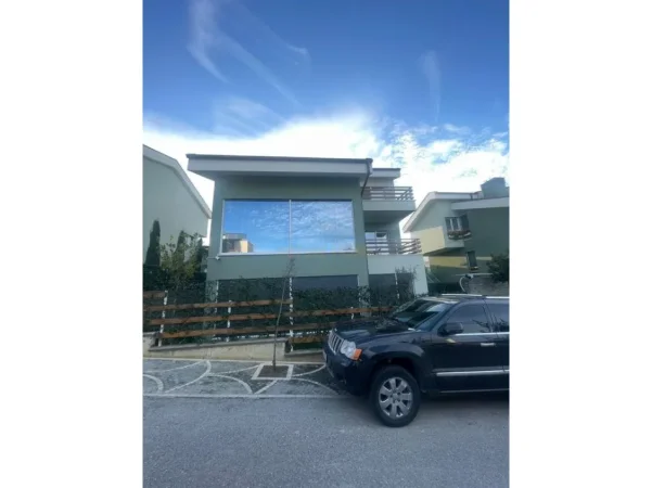 Tirane, shes Vile 5+1+Aneks+Ballkon Kati 0, 600 m² 1.450.000 € (Long Hill residence)