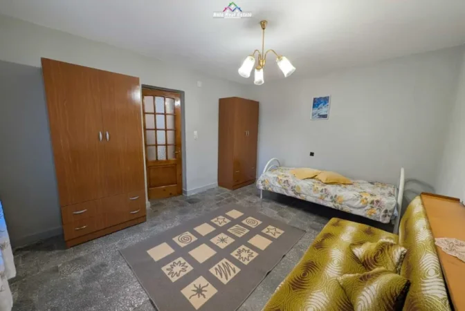 Tirane, jepet me qera apartament 2+1 Kati 1, 90 m² 500 € (ali demi)