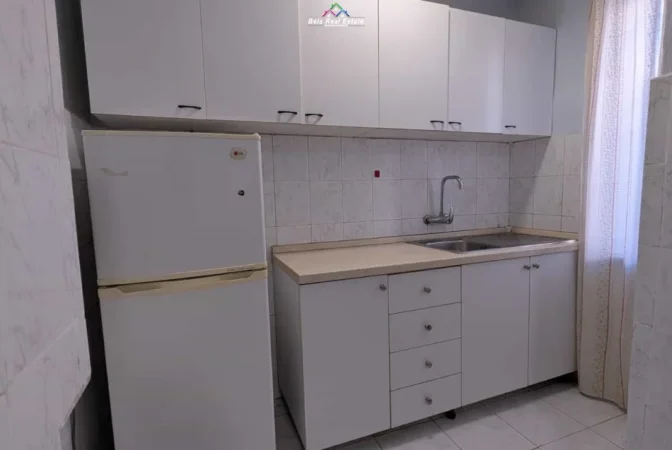 Tirane, jepet me qera apartament 2+1 Kati 1, 90 m² 500 € (ali demi)