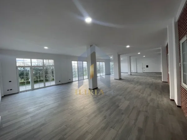 Tirane, jap me qera ambjent biznesi Kati 1, 500 m² 2.000 € (Ambient Biznesi per qira ne Paskuqan)