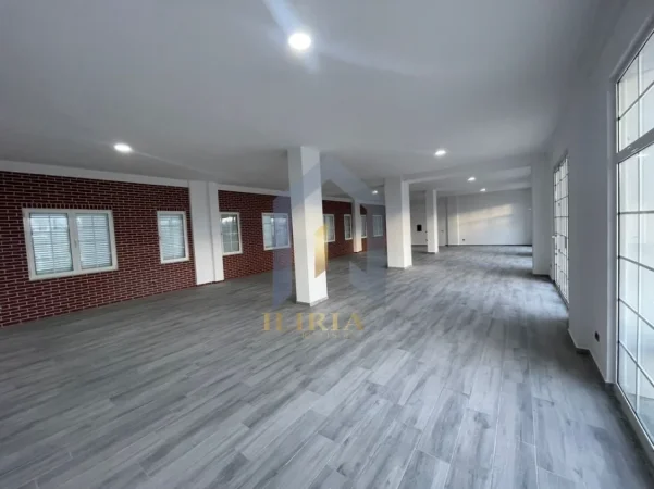 Tirane, jap me qera ambjent biznesi Kati 1, 500 m² 2.000 € (Ambient Biznesi per qira ne Paskuqan)