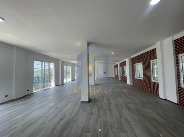 Tirane, jap me qera ambjent biznesi Kati 1, 500 m² 2.000 € (Ambient Biznesi per qira ne Paskuqan)
