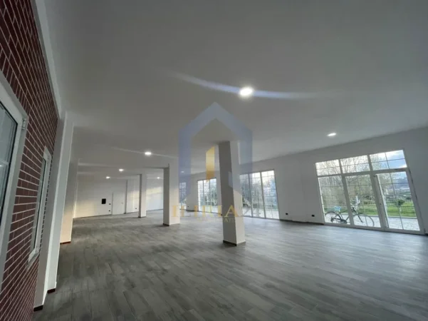 Tirane, jap me qera ambjent biznesi Kati 1, 500 m² 2.000 € (Ambient Biznesi per qira ne Paskuqan)