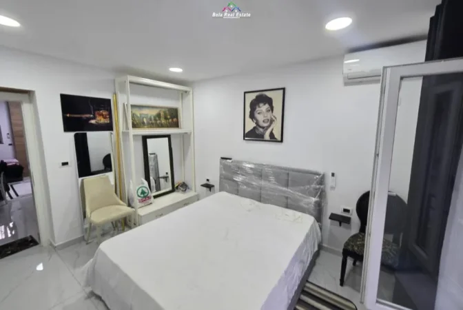 Tirane, jepet me qera apartament 1+1+Ballkon Kati 1, 55 m² 500 € (selvia)