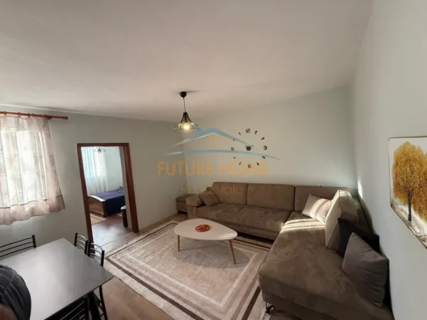 Tirane, jepet me qera apartament 2+1+Ballkon Kati 2, 69 m² 550 € (Tregu Elektrik)