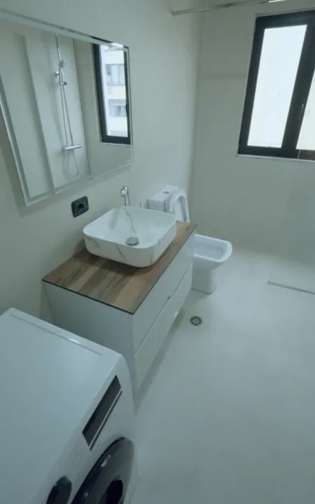 Tirane, shes apartament 2+1 Kati 7, 101 m² 261.000 € (Pallati me shigjeta)