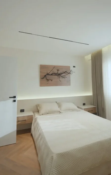 Tirane, shes apartament 2+1 Kati 7, 101 m² 261.000 € (Pallati me shigjeta)