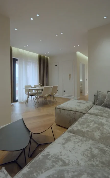 Tirane, shes apartament 2+1 Kati 7, 101 m² 261.000 € (Pallati me shigjeta)