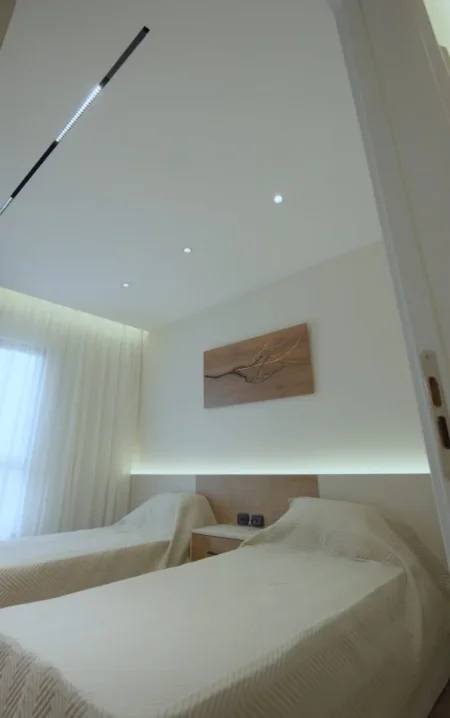 Tirane, shes apartament 2+1 Kati 7, 101 m² 261.000 € (Pallati me shigjeta)